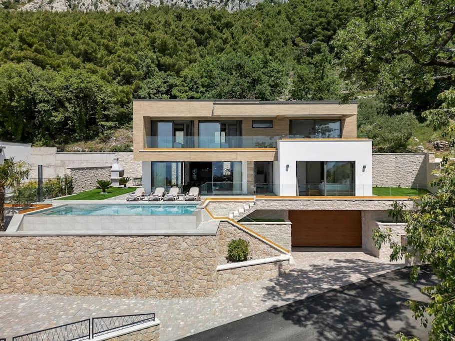 Villa Marta - Luxury Villa Baška Voda エクステリア 写真