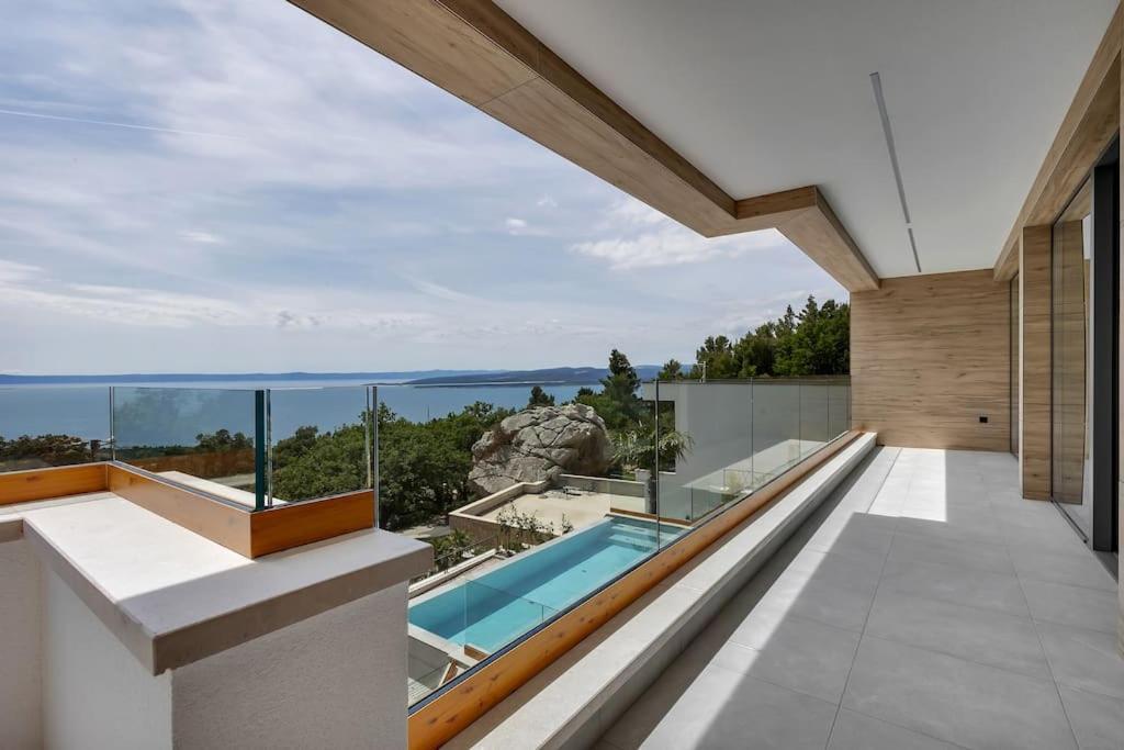 Villa Marta - Luxury Villa Baška Voda エクステリア 写真